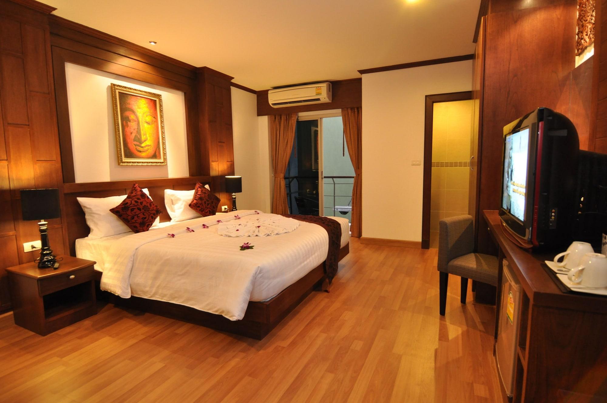 Hemingway'S Hotel Patong Room photo