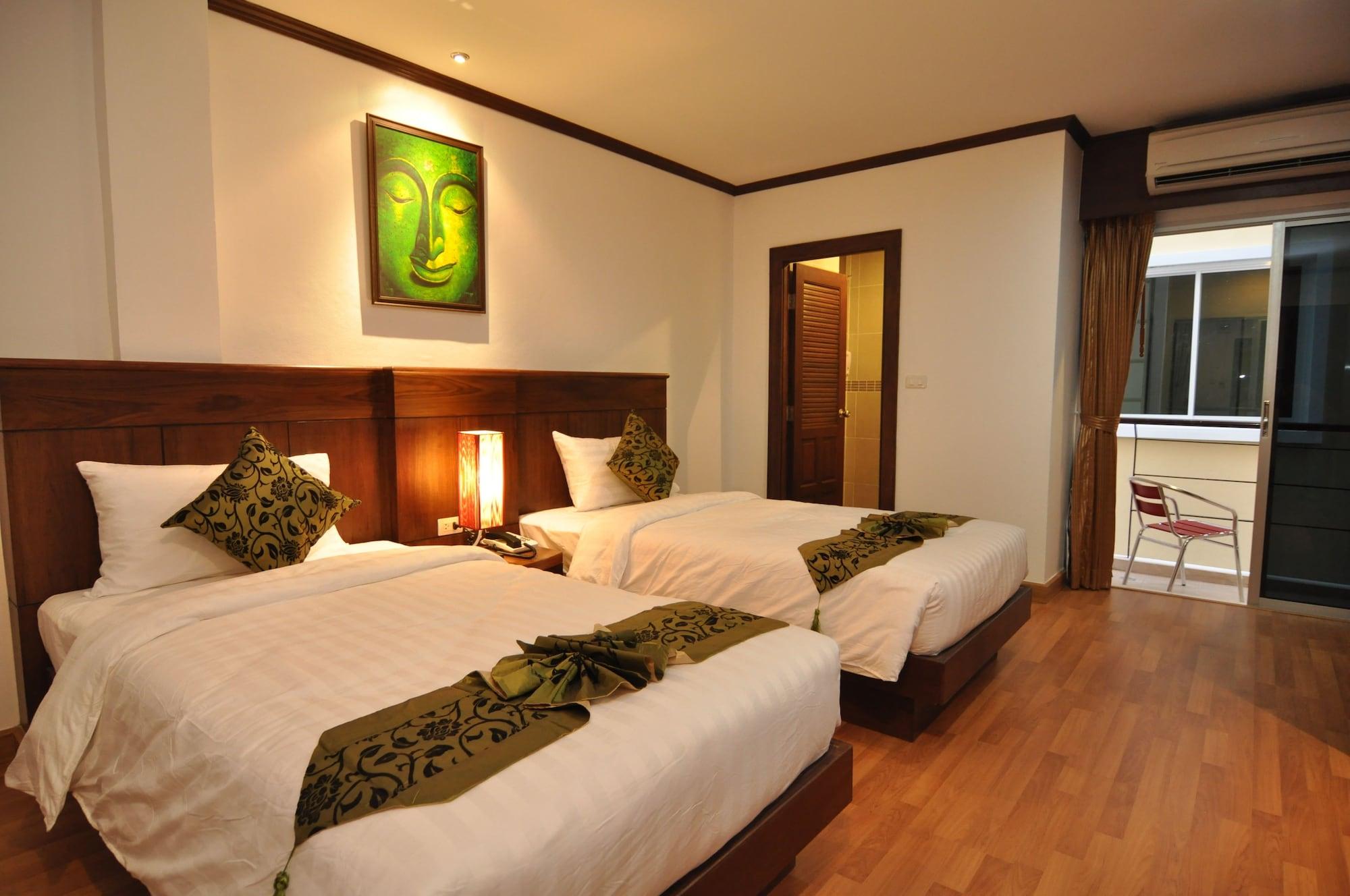 Hemingway'S Hotel Patong Exterior photo